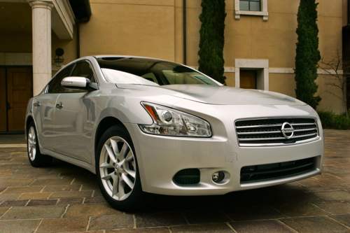 2009 Nissan Maxima, white car