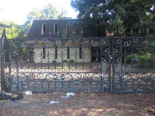 Abandoned House in Atherton 1