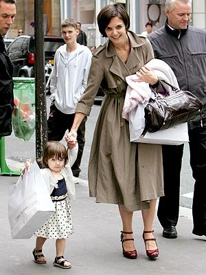 katie holmes shopping with suri cruise